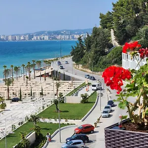 Gold **** Vlorë
